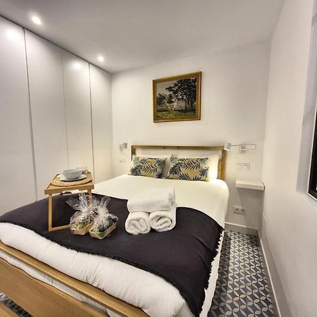Apartamentos Plaza De Espana Мадрид Экстерьер фото