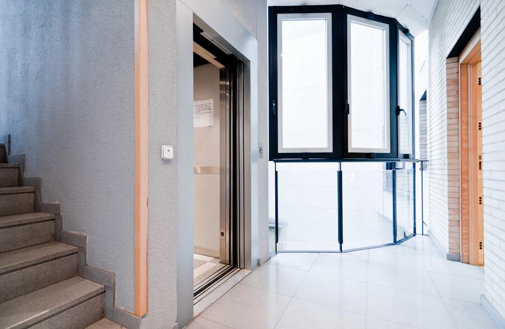 Apartamentos Plaza De Espana Мадрид Номер фото