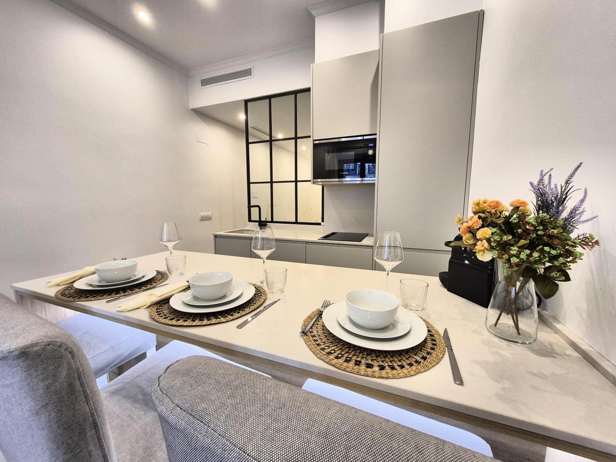 Apartamentos Plaza De Espana Мадрид Экстерьер фото
