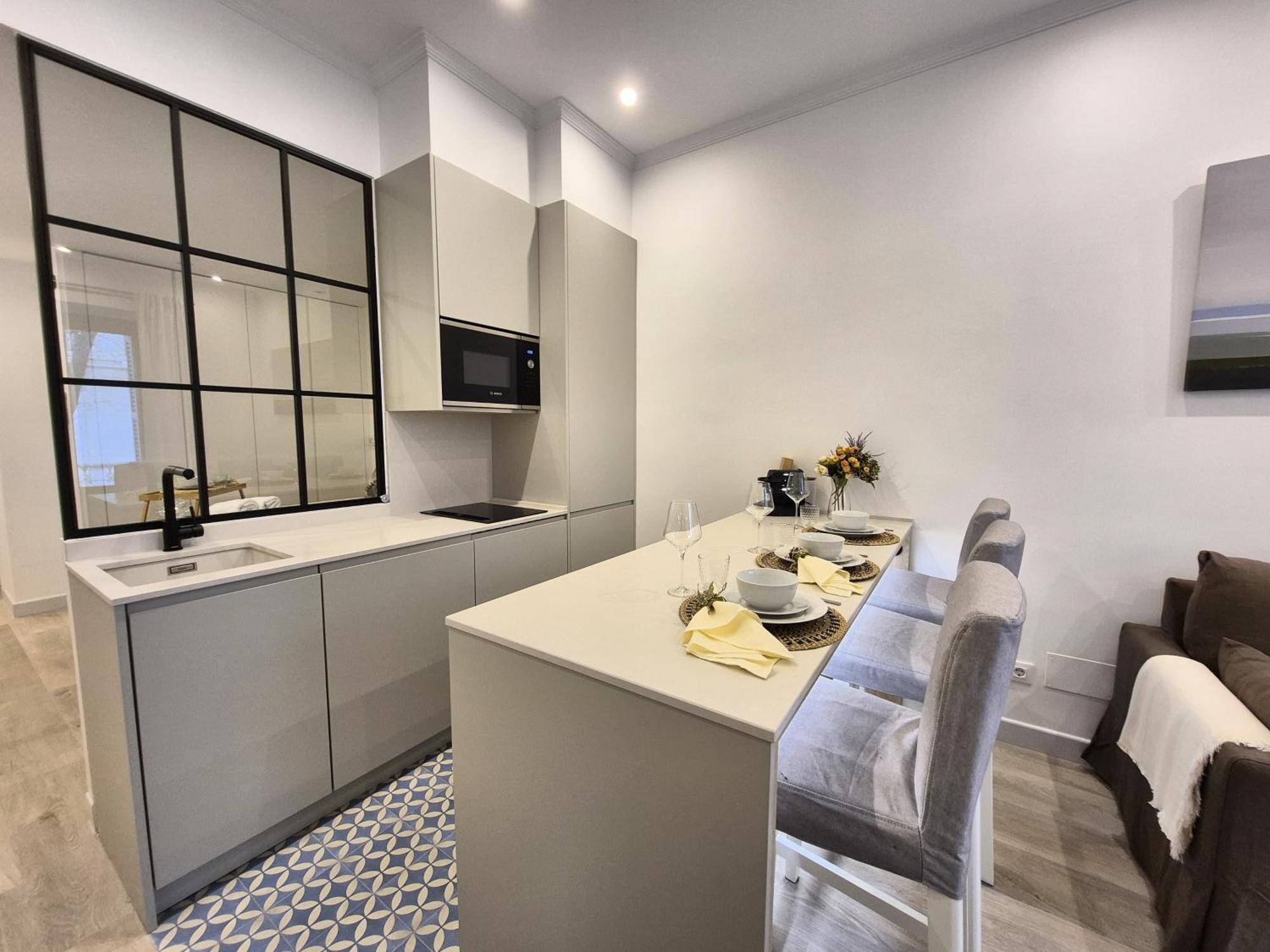 Apartamentos Plaza De Espana Мадрид Экстерьер фото