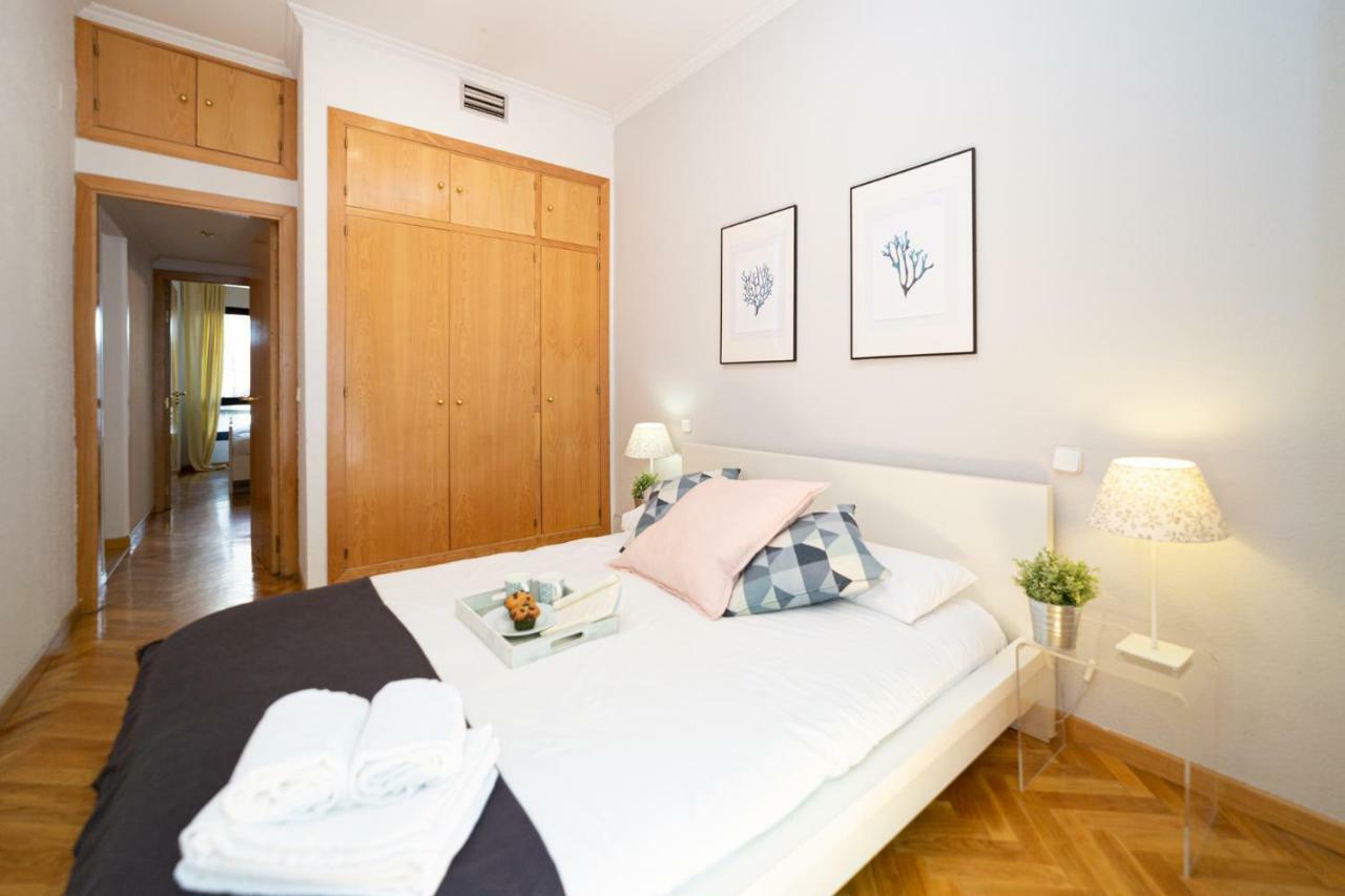Apartamentos Plaza De Espana Мадрид Экстерьер фото