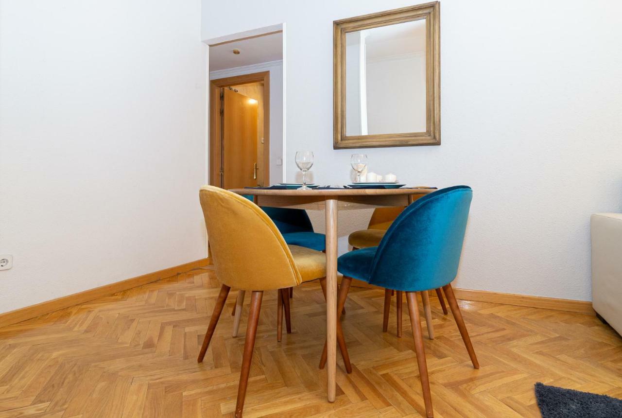 Apartamentos Plaza De Espana Мадрид Экстерьер фото